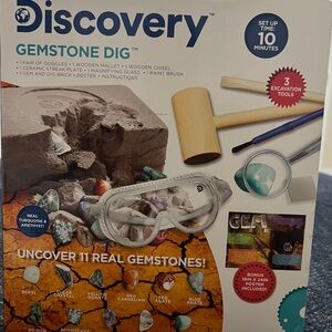 Discovery Gemstone Dig. For ages 8+. Uncover 11 Real Gemstones.